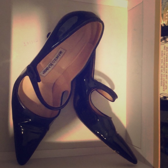 Manolo Blahnik Shoes - Manolo 7.5 shoes - wore 4 times Manolo Blahnik Shoes - Manolo 7.5 shoes - wore 4 times